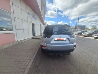 2010 Mitsubishi Outlander II Рестайлинг, серебристый, 870000 рублей, вид 4