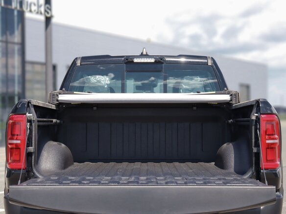 2026 Ram 1500 RHO V Рестайлинг, чёрный - вид 16