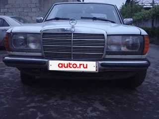 1977 Mercedes-Benz W123 200, белый, 500000 рублей, вид 3