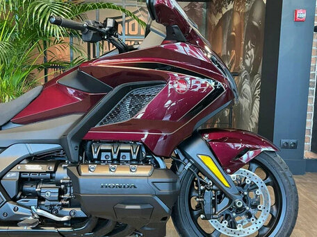 2025 Honda GL 1800 Gold Wing, красный, 4500000 рублей, вид 4