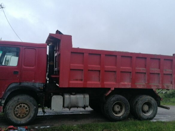 2008 Sinotruk Howo A5, красный, 1550000 рублей