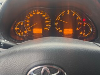 2004 Toyota Avensis II, серебристый, 550000 рублей, вид 3