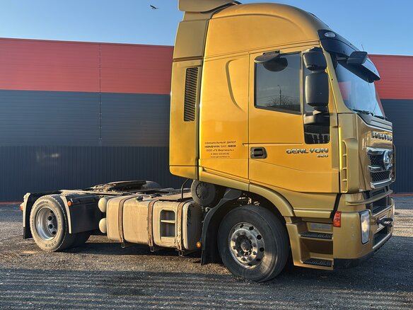2023 IVECO-Hongyan 4x2, жёлтый, 3278000 рублей - вид 3