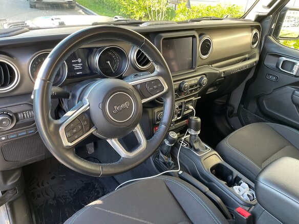 2022 Jeep Wrangler IV (JL), серый, 5850000 рублей - вид 20