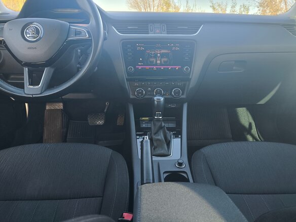2020 Skoda Octavia III (A7) Рестайлинг, белый, 1980000 рублей - вид 6