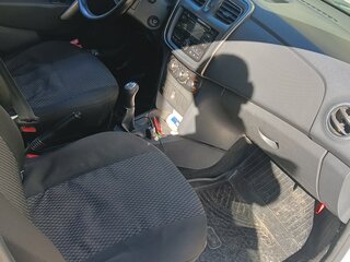 2016 Renault Logan II, белый, 380000 рублей, вид 4