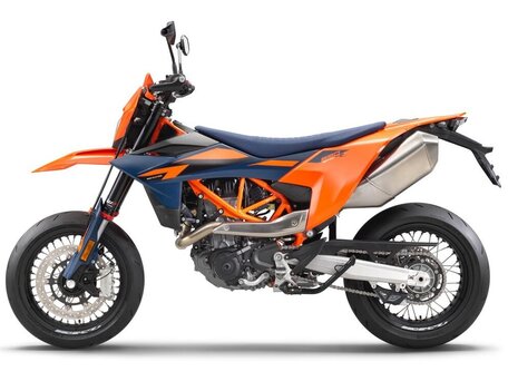 2026 KTM 690 SMC R, оранжевый, 1550000 рублей, вид 4
