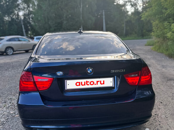 2011 BMW 3 серии 320i V (E90/E91/E92/E93) Рестайлинг, синий - вид 4