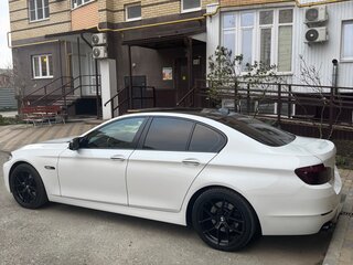 2012 BMW 5 серии 525d xDrive VI (F10/F11/F07), белый, 2400000 рублей, вид 2