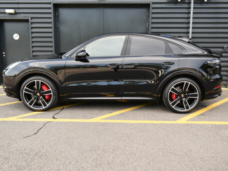 2022 Porsche Cayenne GTS Coupé III, чёрный, 14890000 рублей, вид 5