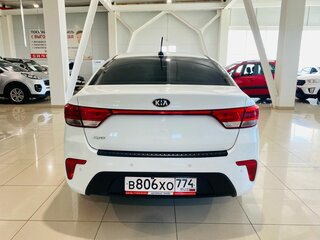 2020 Kia Rio IV, белый, 1112000 рублей, вид 5