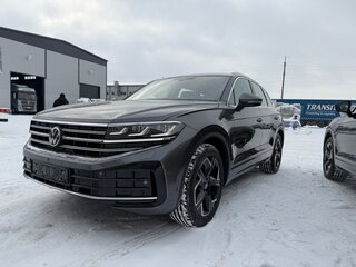 2025 Volkswagen Touareg III Рестайлинг, серый, 12800000 рублей, вид 2