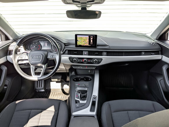 2018 Audi A4 V (B9), синий, 1530000 рублей - вид 13
