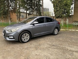 2017 Hyundai Solaris II, серый, 900000 рублей, вид 2