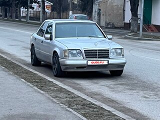 1993 Mercedes-Benz E-Класс 280 I (W124), серебристый, 575000 рублей, вид 3