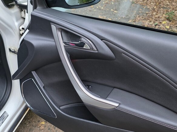 2011 Opel Astra J, белый - вид 14
