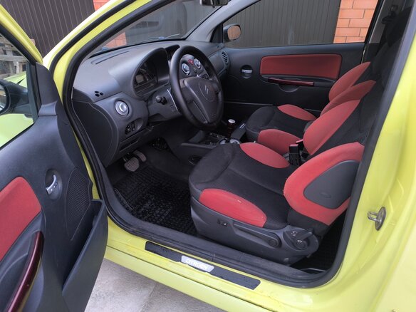 2004 Citroen C2, жёлтый, 260000 рублей - вид 5