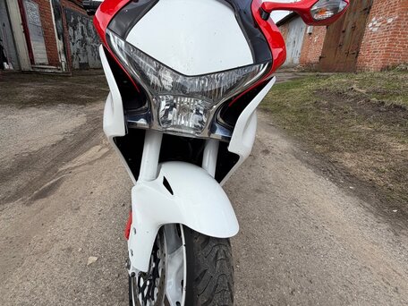 2010 Honda VFR 1200, красный, 720000 рублей, вид 2