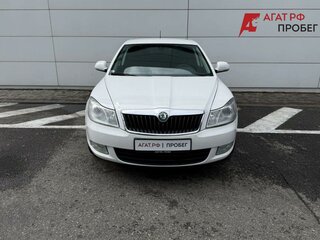 2012 Skoda Octavia II (A5) Рестайлинг, белый, 1090000 рублей, вид 2