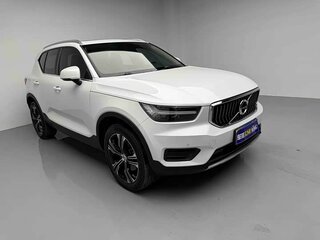 2022 Volvo XC40 I, белый, 3878000 рублей, вид 3