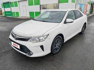 2017 Toyota Camry VII (XV50) Рестайлинг 2, белый, 2000000 рублей, вид 1