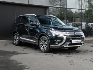 2020 Mitsubishi Outlander III Рестайлинг 3, чёрный, 2450000 рублей, вид 3