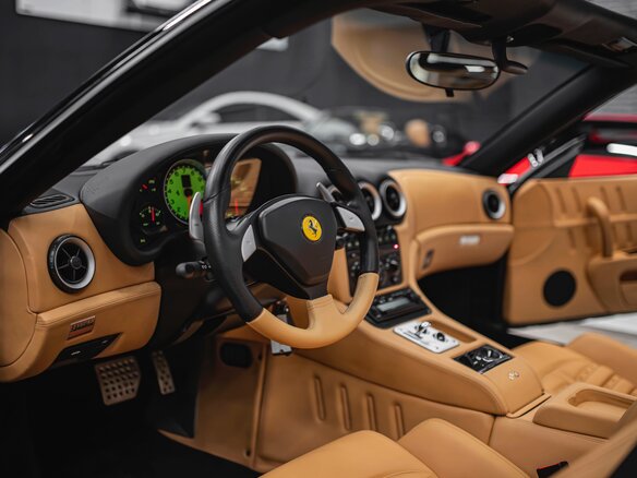 2005 Ferrari 575M Superamerica, чёрный - вид 18