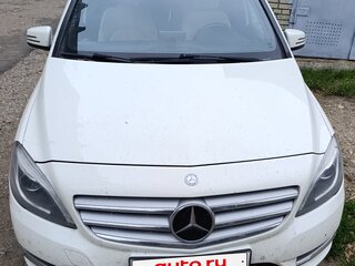 2014 Mercedes-Benz B-Класс 200 II (W246) Рестайлинг, белый, 800000 рублей, вид 1