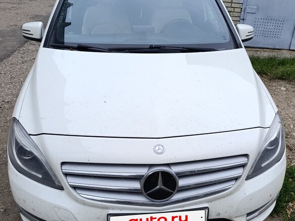 2014 Mercedes-Benz B-Класс 200 II (W246) Рестайлинг, белый, 800000 рублей