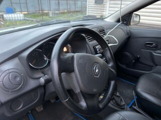 2017 Renault Logan II, белый, 450000 рублей, вид 4