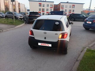 1999 Toyota Vitz I (P10), белый, 270000 рублей, вид 5