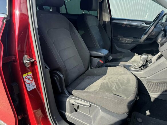 2021 Volkswagen Tiguan II Рестайлинг, красный, 2450000 рублей - вид 15