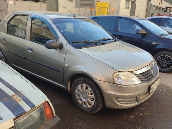 2011 Renault Logan I Рестайлинг, бежевый, 499000 рублей - вид 1