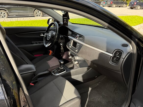 2019 Kia Rio IV, чёрный - вид 6