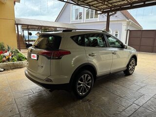 2018 Toyota RAV4 IV (XA40) Рестайлинг, белый, 2790000 рублей, вид 4