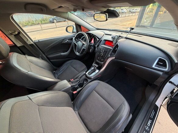 2012 Opel Astra J Рестайлинг, белый, 680000 рублей - вид 8