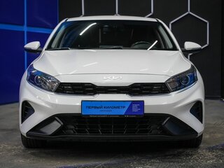 2021 Kia K3 II Рестайлинг, белый, 2050000 рублей, вид 4