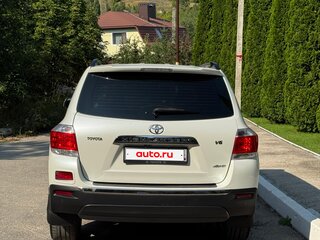 2013 Toyota Highlander II (XU40) Рестайлинг, белый, 2250000 рублей, вид 4