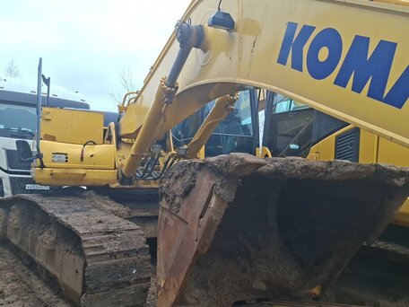 2022 Komatsu PC300, жёлтый, 11252000 рублей, вид 2