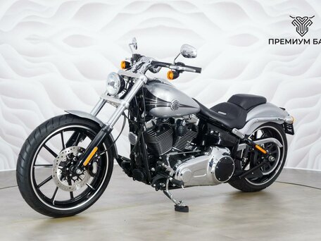 2015 Harley-Davidson Breakout, серебристый, 1525000 рублей, вид 3
