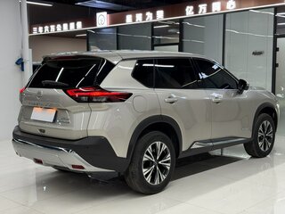 2023 Nissan X-Trail IV, золотистый, 4200000 рублей, вид 3