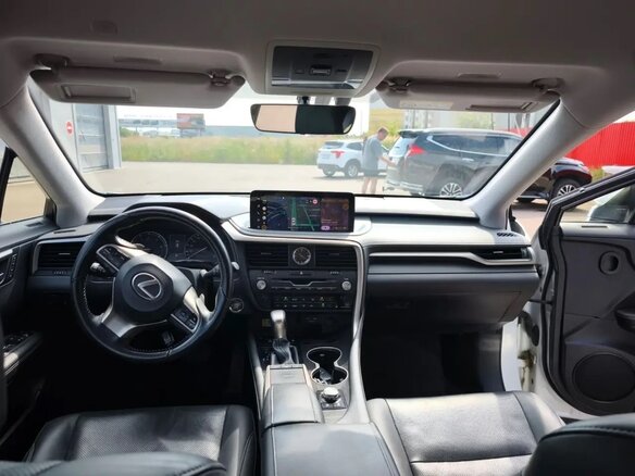2020 Lexus RX 300 IV Рестайлинг, белый, 4275000 рублей - вид 8