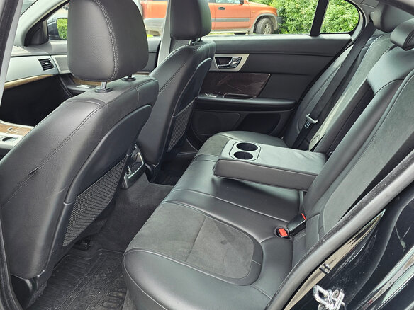 2015 Jaguar XF I Рестайлинг, чёрный, 2225000 рублей - вид 9