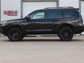 2020 Toyota Land Cruiser Prado 150 Series Рестайлинг 3, чёрный, 8500000 рублей, вид 5