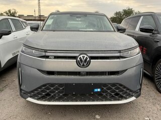 2026 Volkswagen Tavendor I Рестайлинг, серый, 5550000 рублей, вид 2