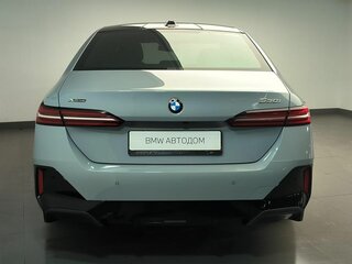 2025 BMW 5 серии 530i xDrive VIII (G60/G61/G68), серый, 11880000 рублей, вид 4