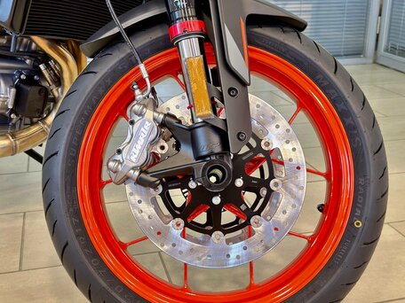 2026 KTM 790 Duke, чёрный, 1150000 рублей, вид 4
