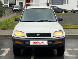 1997 Toyota RAV4 I (XA10), белый, 460000 рублей, вид 2