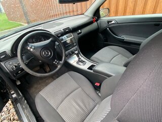 2007 Mercedes-Benz C-Класс 180 II (W203) Рестайлинг, чёрный, 675000 рублей, вид 5