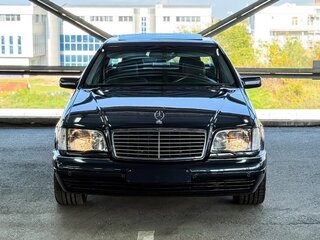 1998 Mercedes-Benz S-Класс 500 III (W140) Рестайлинг, чёрный, 3500000 рублей, вид 3